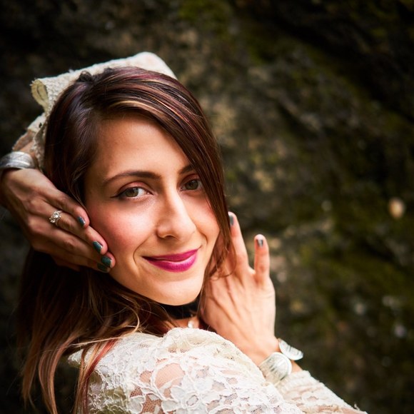 Meet your Posher, Amelia - Picture 1 of 1